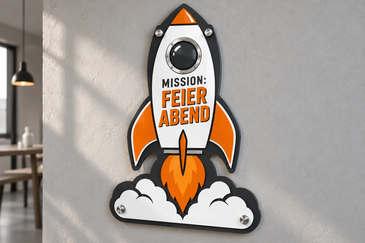 Gestaltungsbeispiel: lasergeschnittenes Acrylschild Mission: Feierabend mit Abstandshaltern in Orange, Weiß und Anthrazit